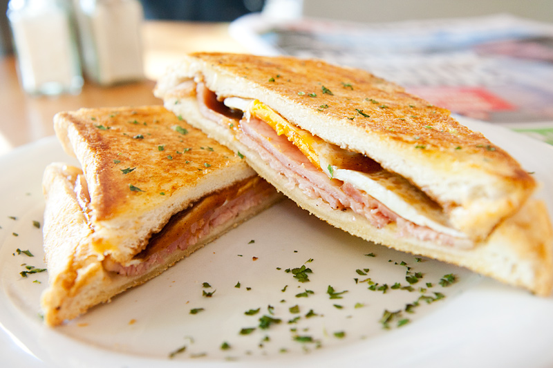 Bacon and egg toastie